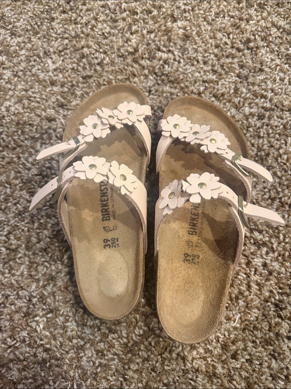 Birkenstock Women’s Mayari Flowers light pink sandals